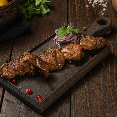 Шашлык из мякоти баранины в Гамарджоба по цене 1190 ₽