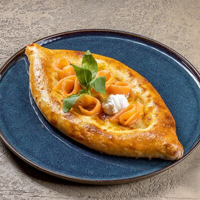 Лодочка с лососем и творожным сыром в Тестория по цене 890 ₽