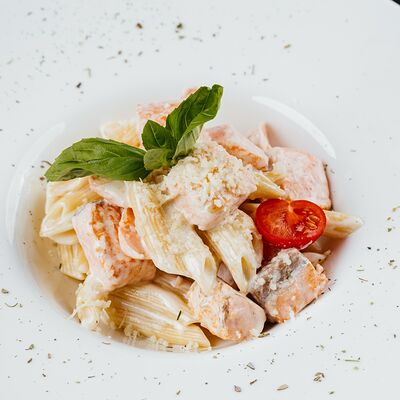 Паста с семгой в Голд Сити по цене 840 ₽