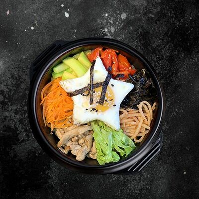 Пибимпаб с курицей в MeiWei китайское корейское кафе по цене 590 ₽