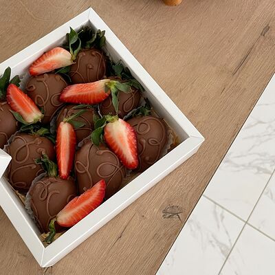 Клубничный набор Ницца маленький в Клубника по цене 2990 ₽