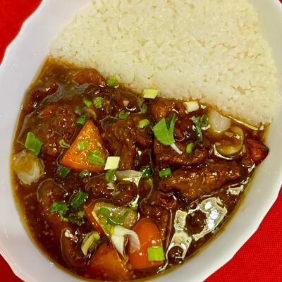 Говядина в перечном соусе с чесночным рисом в Китайская столовая по цене 639 ₽