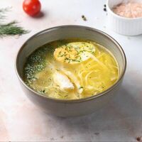 Домашняя лапша с цыплёнком и яйцом в Eat & Play