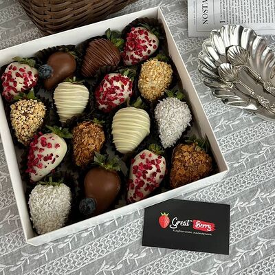 Клубника в шоколаде набор 16 ягод №2 в GREATBERRY по цене 4290 ₽