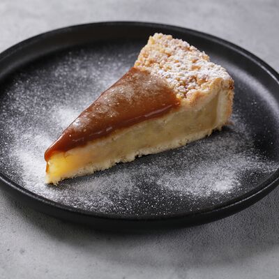 Карамельно-яблочный пирог в Сварня по цене 550 ₽