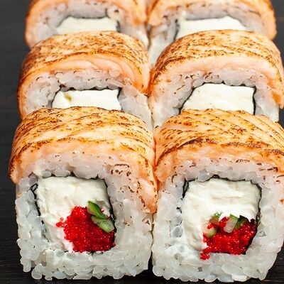 Ролл Филадельфия гриль в Toto Sushi по цене 599 ₽