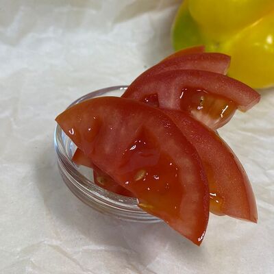 Томат в Есть на море по цене 120 ₽