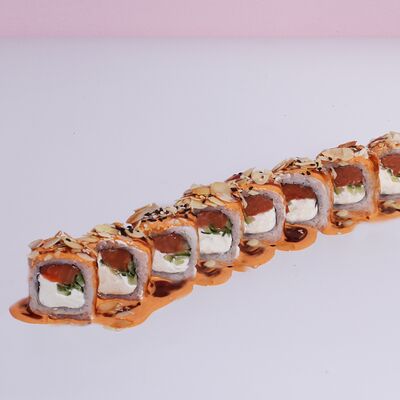 С лососем, миксом соусов и лепестками миндаля в Sushi 34 по цене 500 ₽