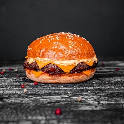 Чизбургер в TEXAS BURGERS по цене 460 ₽