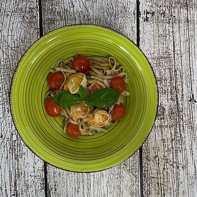 Японская лапша удон с королевскими креветками в Луна Рыба по цене 535 ₽