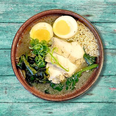 Рамен с цыпленком в Mommi sushi по цене 370 ₽