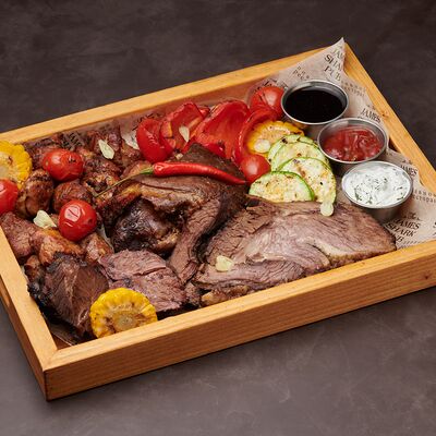 Мясное ассорти грильв The James Shark Pub по цене 7500 ₽