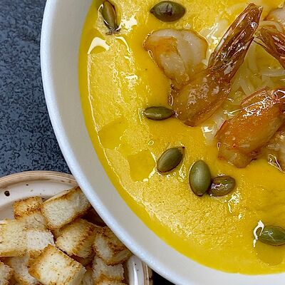 Крем-суп тыквенный с креветками в Парус по цене 790 ₽