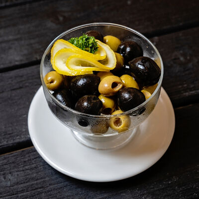Оливки и маслины с лимоном в Gusto по цене 410 ₽
