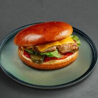 Бургер с курицей в Макколи микс