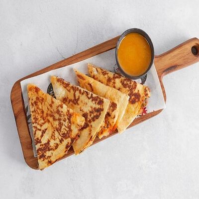 Chicken Dilla в Chick n Cali по цене 1690 ₸