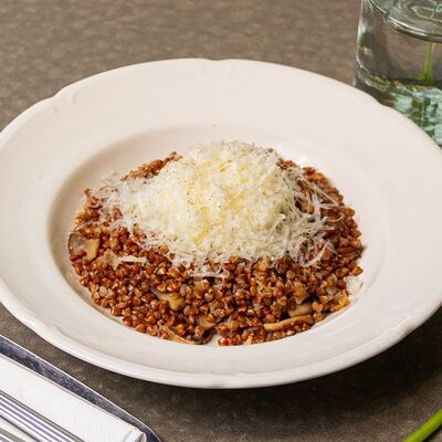 Гречка сытная с грибами, яйцом пашот и выдержанным сыром грюйер в Breakfast House по цене 650 ₽