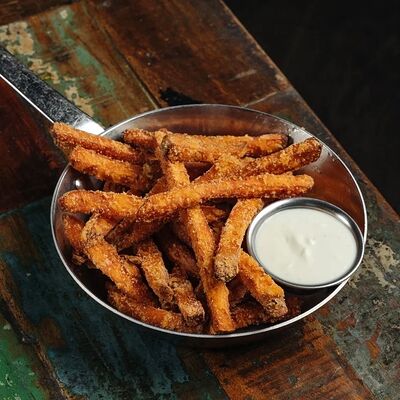 Батат фри с соусом дорблю в Гент по цене 750 ₽