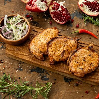 Шашлык из свиной корейки в Вкусно есть всё на углях по цене 810 ₽