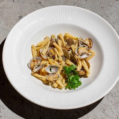 Паста с вонголев Hurma по цене 820 ₽