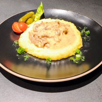 Бефстроганов в Эшторил Кафе по цене 780 ₽