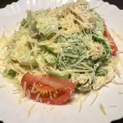 Салат Цезарь с курицей в ХДХ по цене 610 ₽