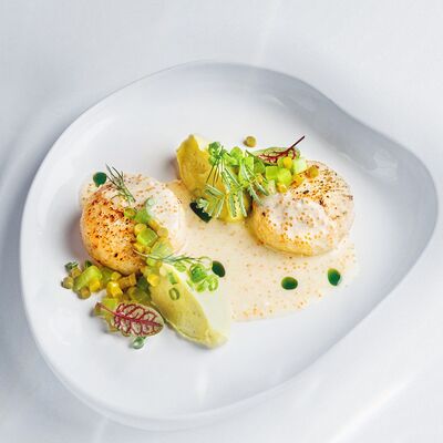 Котлеты из щуки с картофельным кремом и маринованной черемшой в Sadko по цене 818 ₽