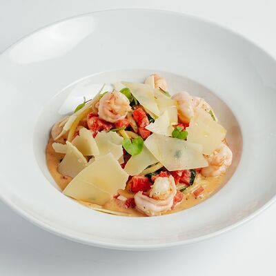 Спагетти, креветки, базилик в Everland по цене 1050 ₽