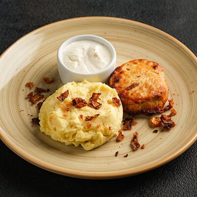 Котлета из щуки с картофельным пюре в Де'рибас по цене 735 ₽