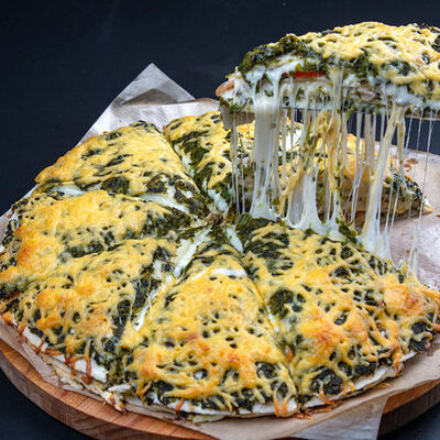 Пицца Crazy-Шпинат в Crazy Brothers по цене 1430 ₽