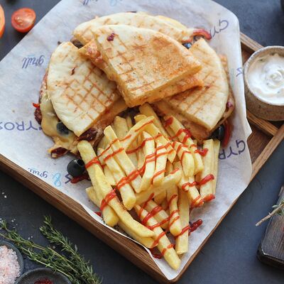 Скепасто с овощами гриль в Gyros&grill по цене 610 ₽