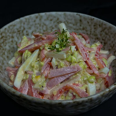 Салат с ветчиной в Ostroff по цене 170 ₽