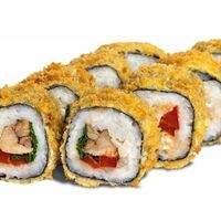 Жареный ролл Цезарь в Йоги Суши