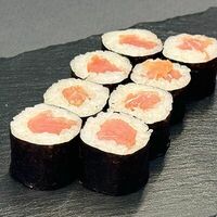 Хосомаки с тунцом в Uminami