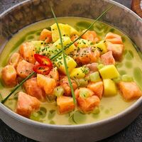 Севиче из лосося с манго и соусом из маракуйи в Fatto a mano
