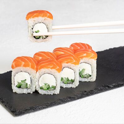 Филадельфия 1 грань с огурцом в Суши Boom по цене 889 ₽