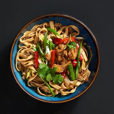 Удон с курицей в соусе терияки в Inwok по цене 430 ₽