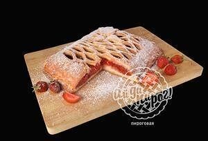 Пирог с клубникой в АйДаПирог по цене 900 ₽