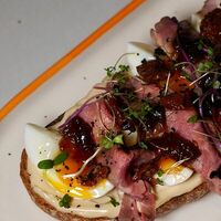 Д Бутерброд с ростбифом на солодовом в Вольсов