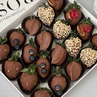 Клубника в шоколаде №51 в Lovely Berry по цене 4690 ₽