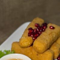 Жареный сулугуни в Пиросмани