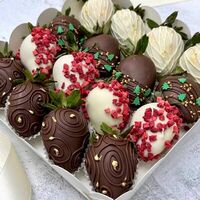 Новогодний набор клубника в шоколаде №2 в Con Amore