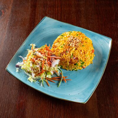 Тайский рис с курицей в Pho'n'Roll по цене 630 ₽