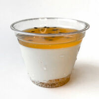 Десерт в стакане Чизкейк манго-маракуйя в Fastbento