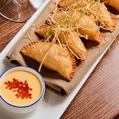 Чебуреки с крабом и креветкой в More Fish'ka по цене 870 ₽