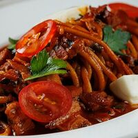 Спагетти со свининой и красным вином в Al dente