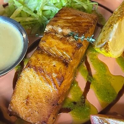 Стейк из сëмги в Крылья по цене 930 ₽