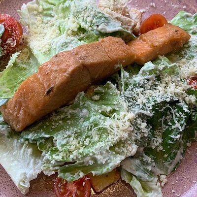 Цезарь с лососем в Дади по цене 690