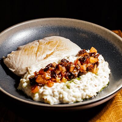 Цыплёнок с булгуром в Гастробар PINCH по цене 660 ₽