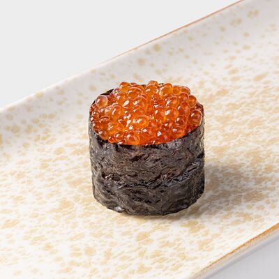 Гункан с лососевой икрой в Тендер Суши по цене 550 ₽